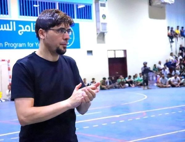 نادي خيبل المهرة لكرة الطائرة ينعى مدربه الذي توفي في حادث مروري بالقاهرة