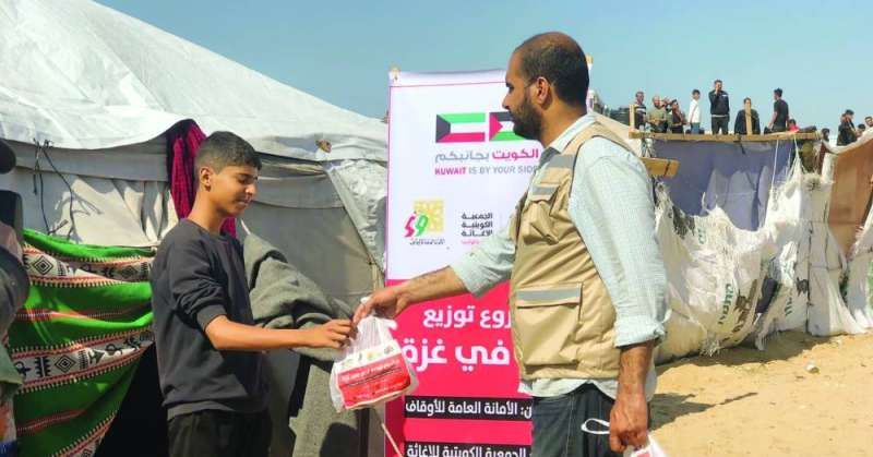 جانب من توزيع اللحوم في غزة