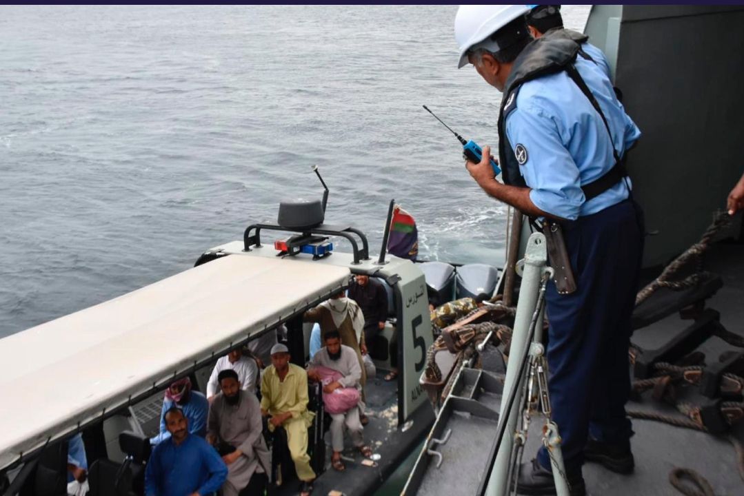 البحرية السلطانية تنفذ عملية إخلاء بمسندم