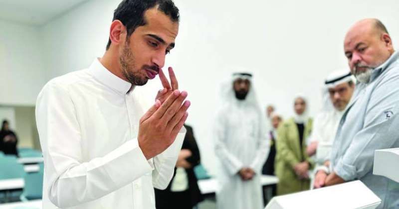 أحد الأجهزة المستخدمة لتسهيل وصول ذوي الإعاقة للكتب والمراجع في مكتبة الجامعة