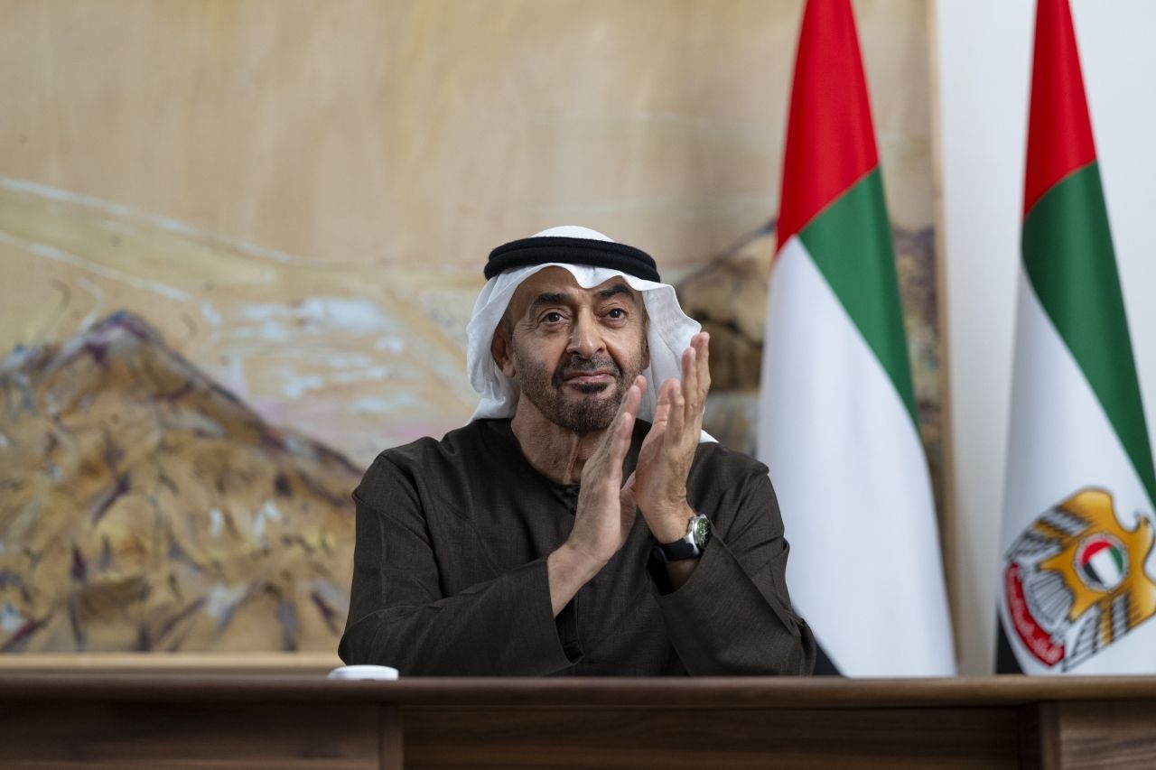 محمد بن زايد: الإمارات تواصل نهجها الثابت في بناء جسور التعاون مع دول العالم لتحفيز التبادل التجاري