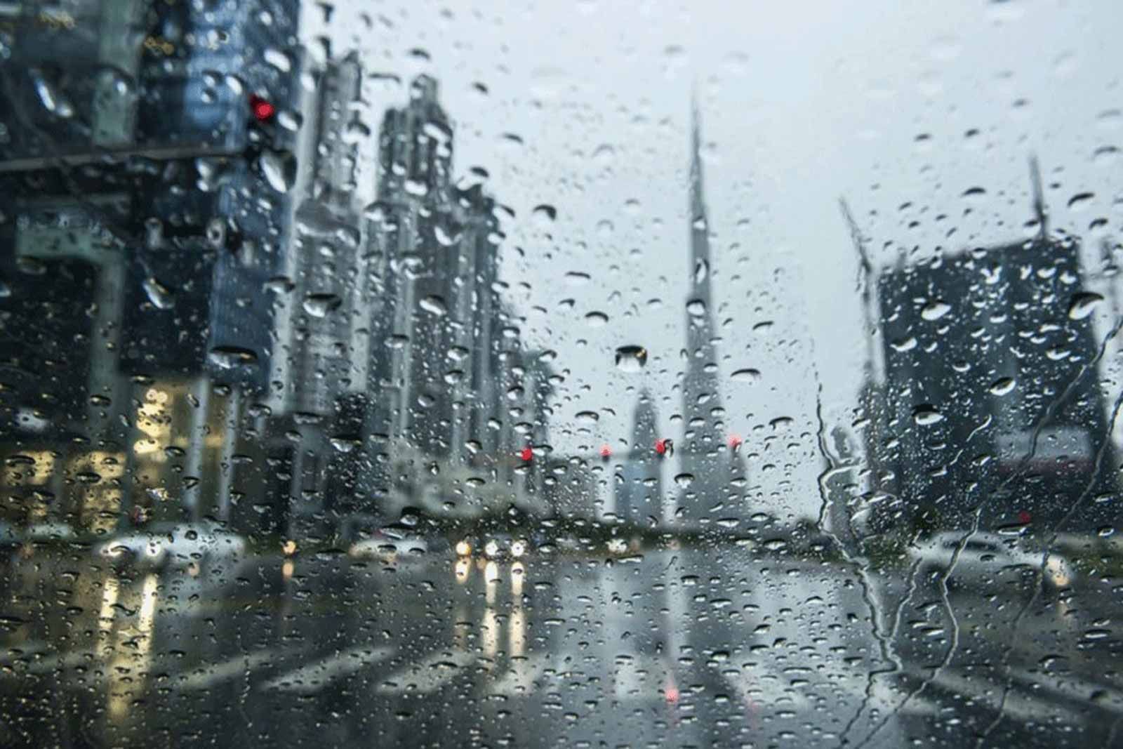 توقعات سقوط أمطار على الإمارات غداً