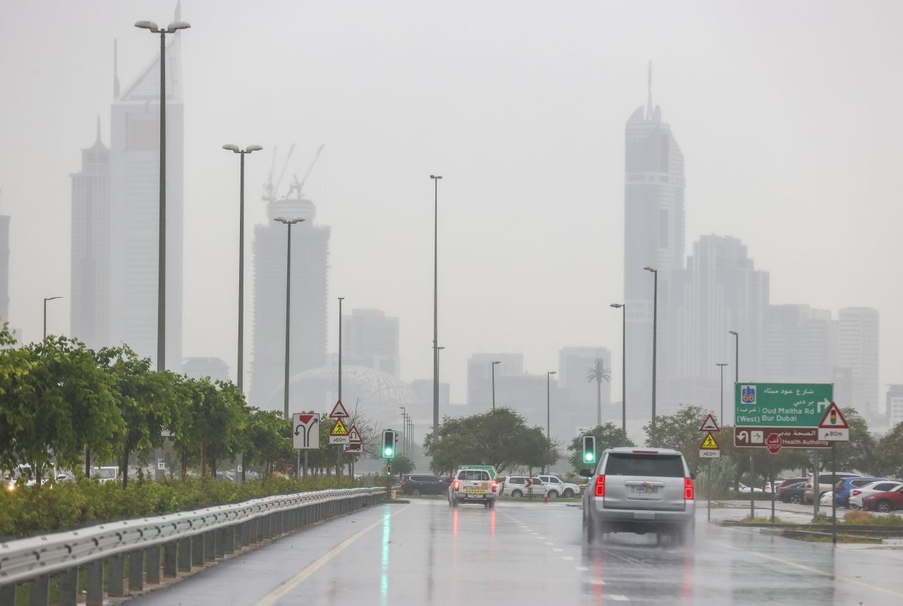 مختصون: الأمطار التي شهدتها الإمارات استثنائية وتعامل مثالي لأجهزة الدولة