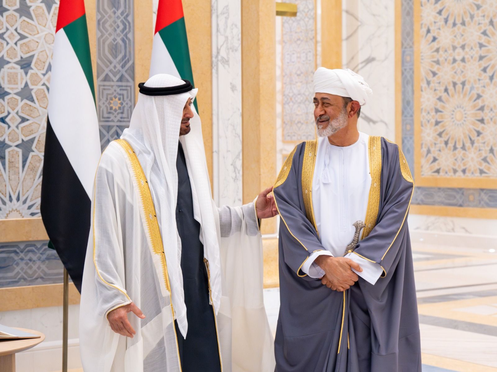 رئيس الإمارات: سعدت بلقاء جلالة السلطان هيثم بن طارق ..الإمارات وسلطنة عمان أشقاء تجمعهم أعمق أواصر القربى والجوار