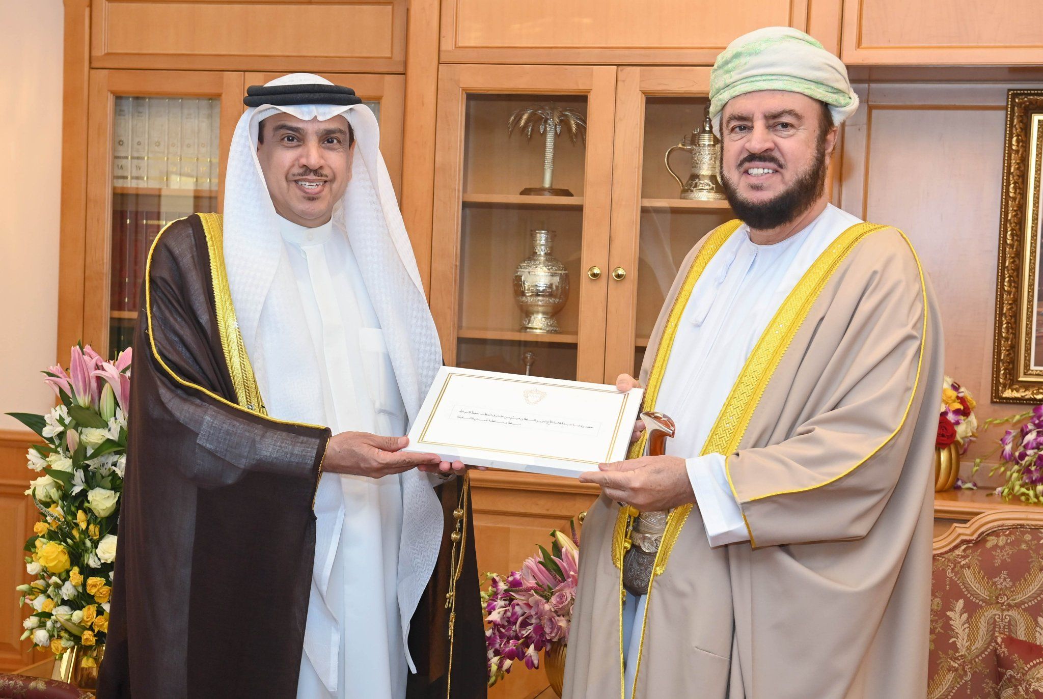 جلالة السلطان يتلقّى رسالة خطيّة من ملكِ مملكة البحرين