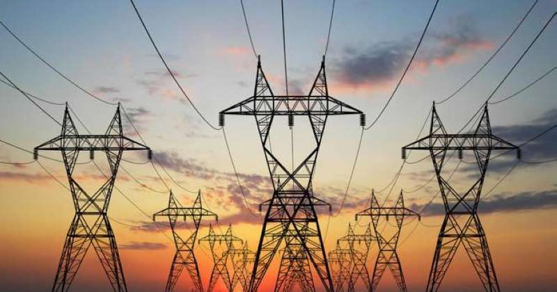 «الكهرباء» تطلب من «البترول» تخفيف 20 في المئة من أحمالها وقت الذروة