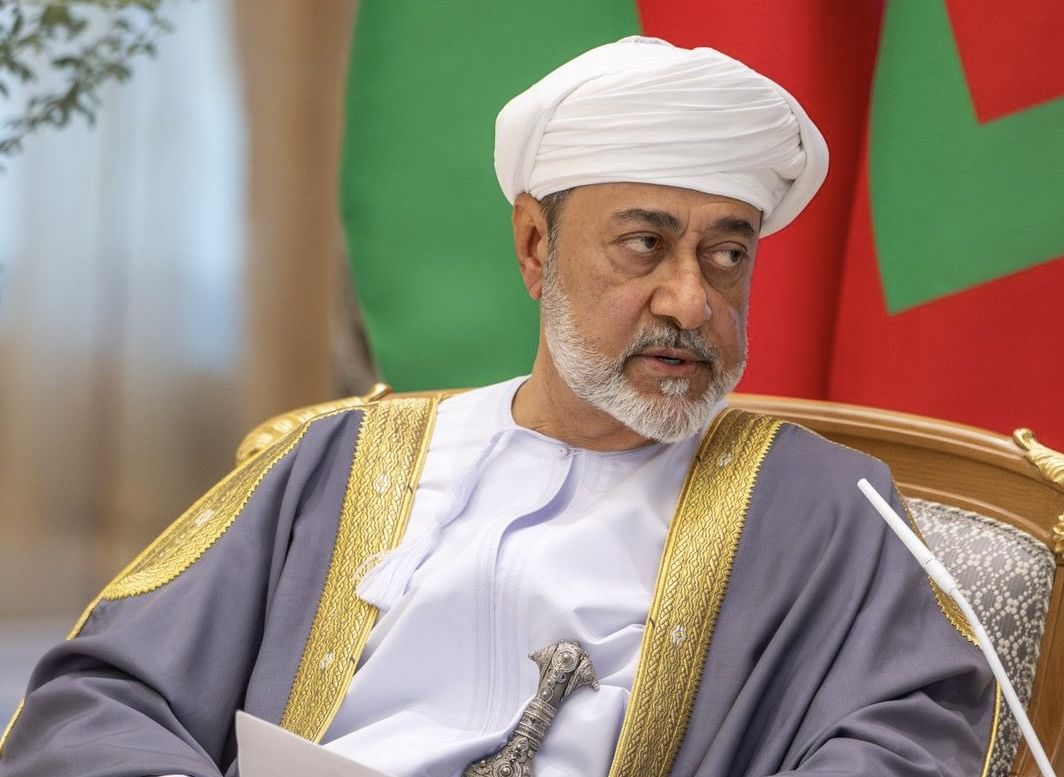 جلالة السلطان يستقبل حاكم دبي في مقر إقامته بـ أبوظبي