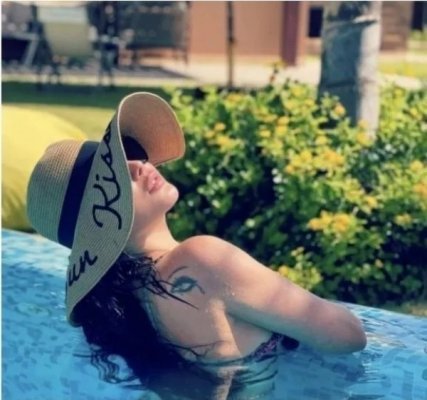 الاباتشي هيفاء وهبي تفجر الإنترنت بالمايوه وتستعرض التاتو