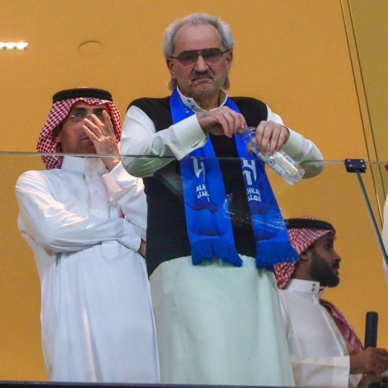 رد فعل صادمة للوليد بن طلال لحظة خروج نادي الهلال السعودي من أبطال آسيا