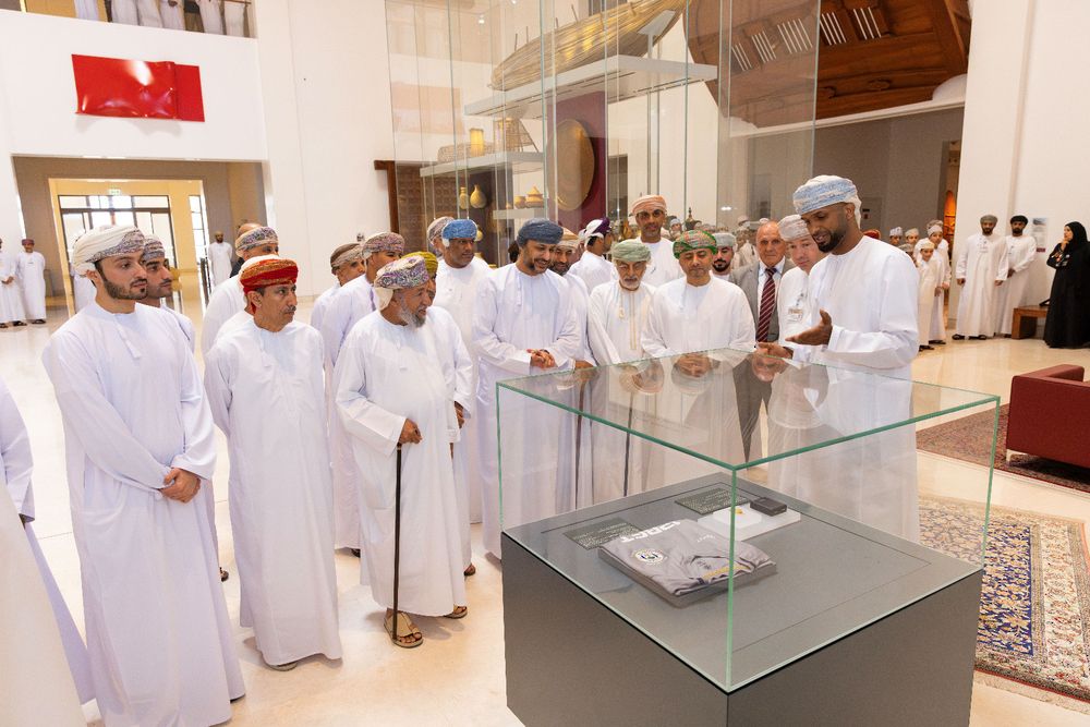 المتحف الوطني يدشن مقتنيات الحارس العماني الدولي علي الحبسي