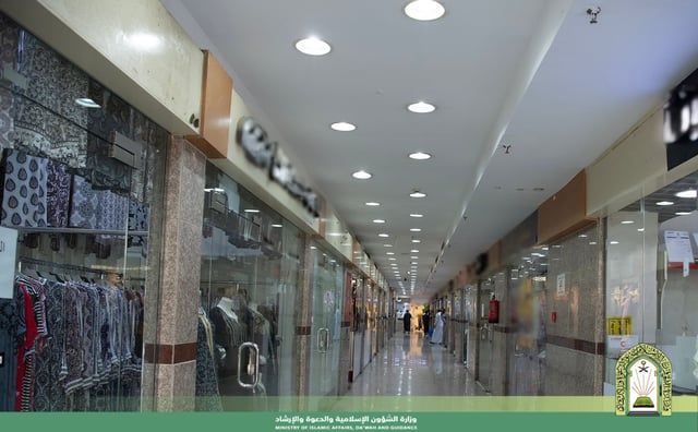 تعدي لم تراعِ حرمة المساجد.. رصد برج تجاري في جدة أوصل الكهرباء من 7 عدّادات تتبع “الشؤون الإسلامية”