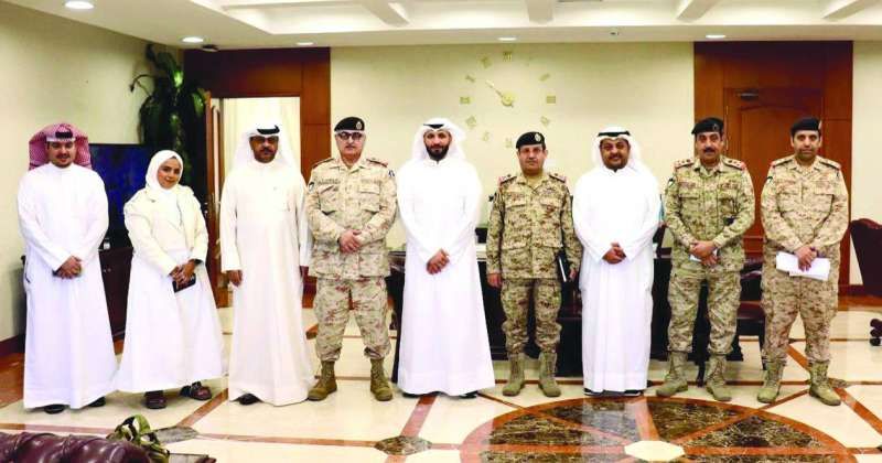 وفد الخدمة المدنية وقياديو وزارة الصحة