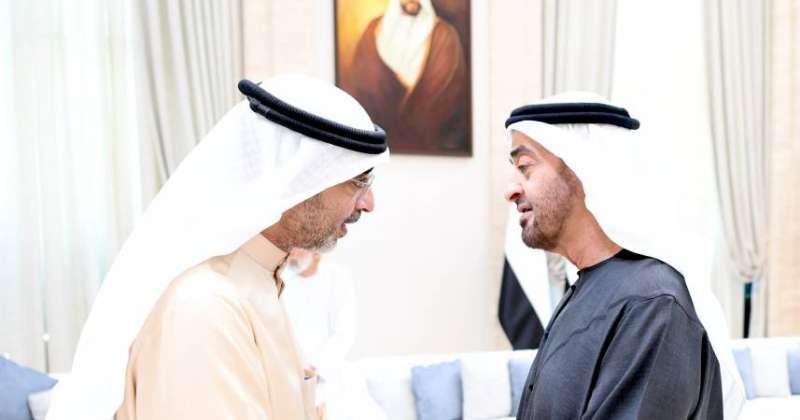 ممثل سمو الأمير يقدم واجب العزاء بوفاة الشيخ طحنون بن محمد