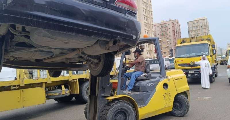 البلدية: تحرير 76 مخالفة ورفع 70 سيارة مهملة خلال حملة تفتيشية في «الفروانية»