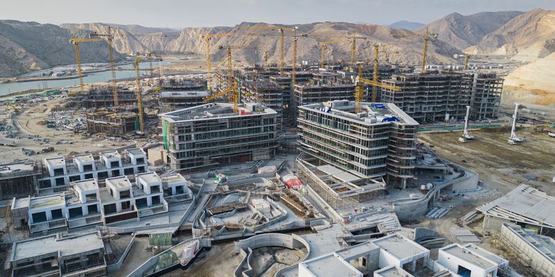 نشاطُ الإنشاءات بسلطنة عُمان يحقق نموًّا بالأسعار الثابتة بمعدل 2٪؜