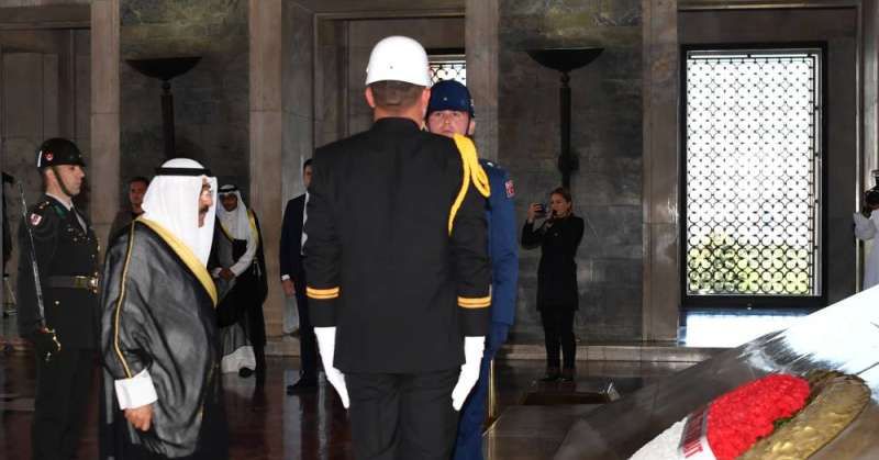 سمو الأمير يزور ضريح أتاتورك بالعاصمة التركية أنقرة