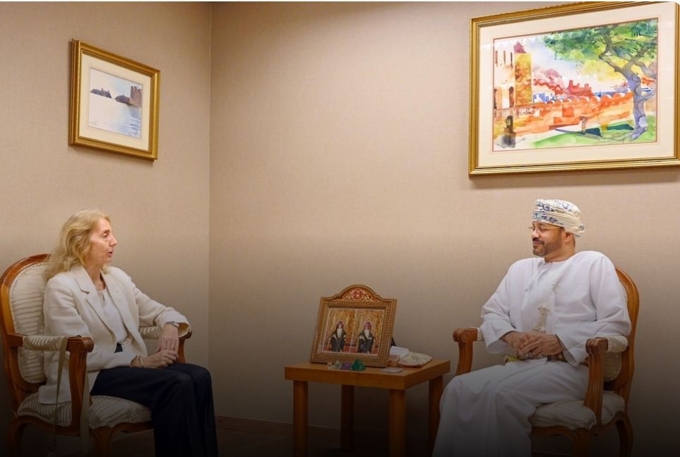 وزير الخارجية يودع السفيرة الإسبانية