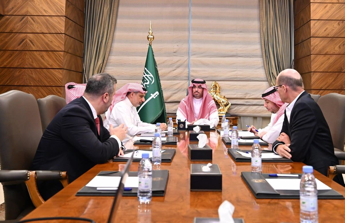 محافظ جدة يطلع على الخطط المستقبلية لتطوير خدمات المياه والصرف الصحي بالمحافظة