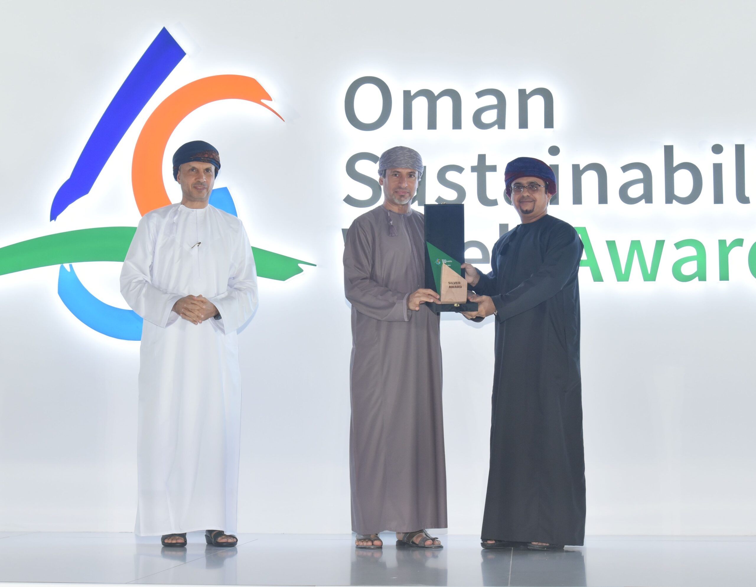 تتويج بنك مسقط بجائزة الاستدامة في المجالات البيئيّة والاجتماعية والحوكمة