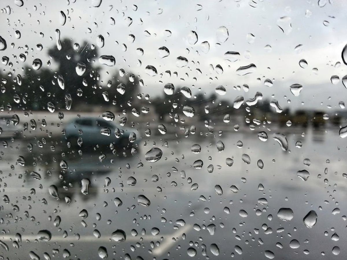 إنذارٌ أحمر لـ”الأرصاد”: أمطارٌ غزيرة وصواعقُ رعديّة في 3 مناطق حتى المساء