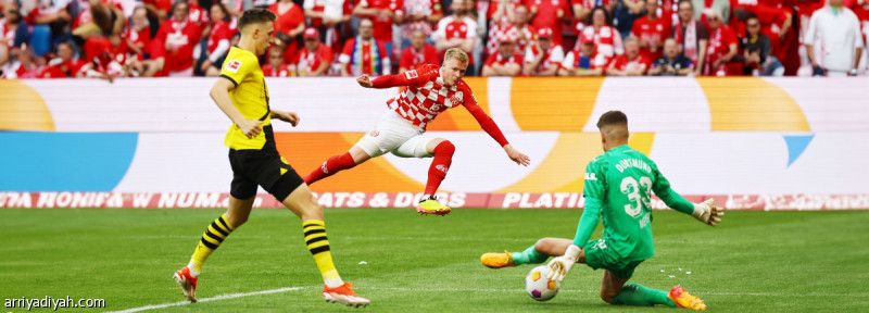 بثلاثية.. ماينز يقسو على دورتموند