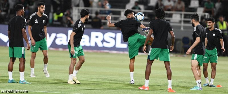 الشباب يغير الوسط.. والأهلي ثابت