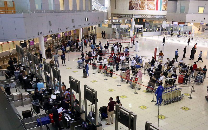 الداخلية الكويتية تعلن عن قرار جديد يمنع جميع المقيمين فيها من المغادرة إلا بعد تنفيذ هذا الأمر