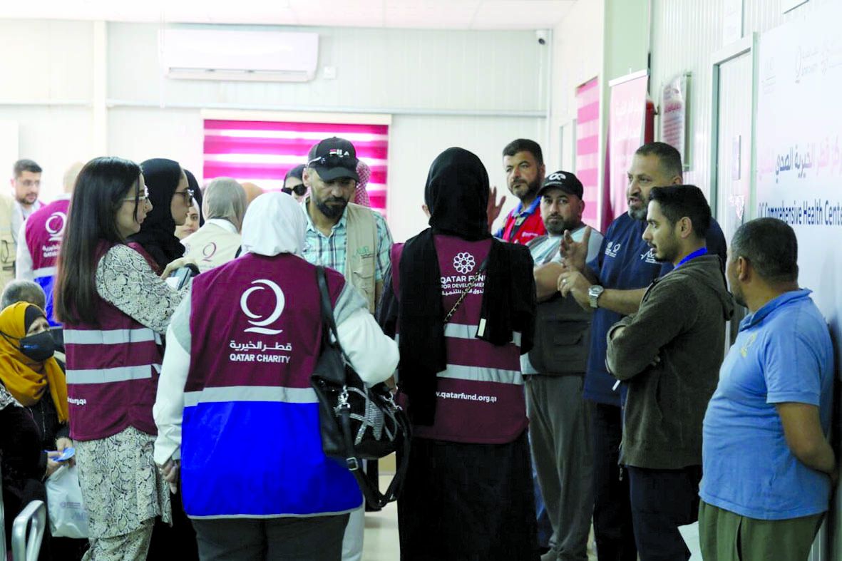 وفد من صندوق قطر للتنمية يزور مركز قطر الخيرية الصحي بمخيم الزعتري