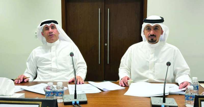 ناصر العازمي و سعود الكندري خلال الاجتماع