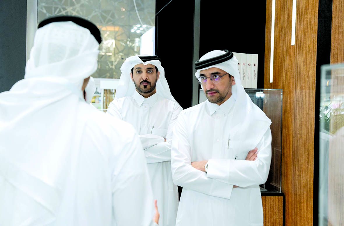 إصدارات قانونية بجناح الوزارة.. وزير العدل: المعرض حاضنة لتعريف الجمهور بالمنتج الثقافي القطري
