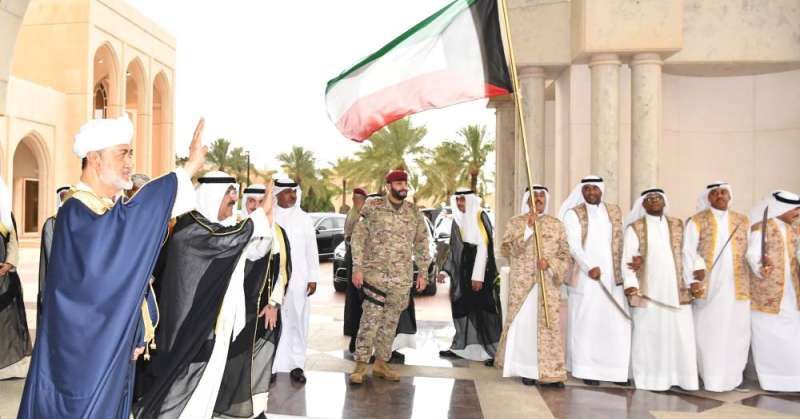 الحكيمان في «بيان»