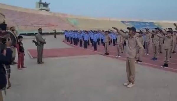 الحكومة: مليشيا الحوثي تقوم بأكبر عملية تجنيد للأطفال استعداداً لحرب جديدة