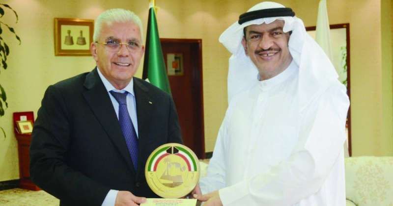 الحبشي بحث العلاقات الثنائية مع سفيري فلسطين وقطر