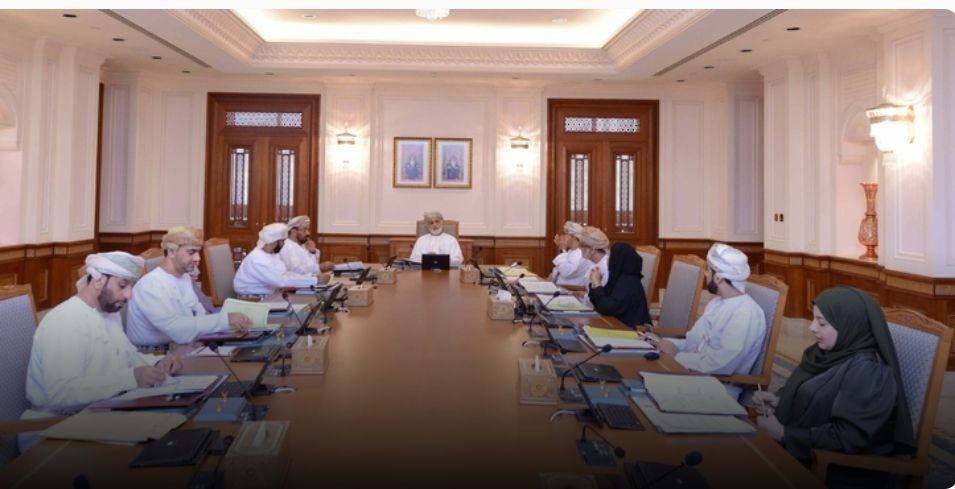 مكتب مجلس الدولة يناقش تشكيل لجنة خاصة لدراسة آلية تنويع مصادر الدخل في سلطنة عُمان