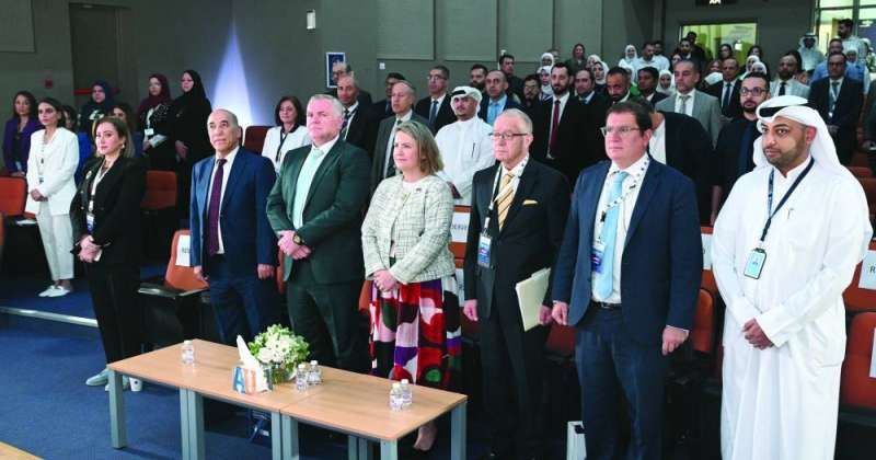 «الجامعة الأسترالية» تبحث مع مختصين تطوير نهج شامل للتعلم