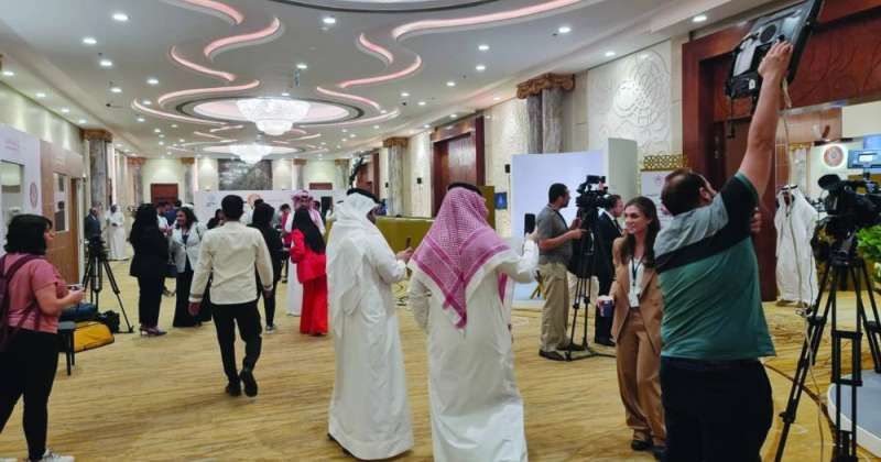 المركز الإعلامي في المنامة خلية نحل