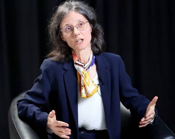 السفيرة الفرنسية: الحوثيون اختاروا طريق الصراع.. وعملية السلام ستستغرق وقتاً