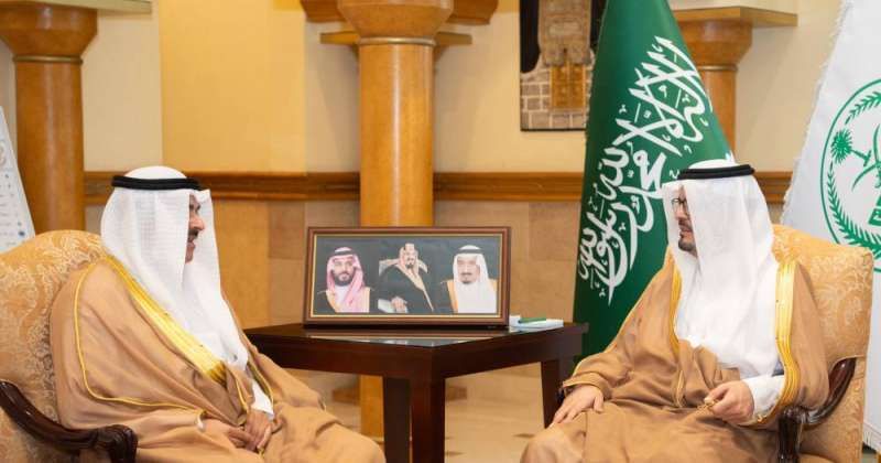 القنصل العام للكويت في جدة محمد المطيري يلتقي نائب أمير منطقة مكة المكرمة الأمير سعود بن مشعل