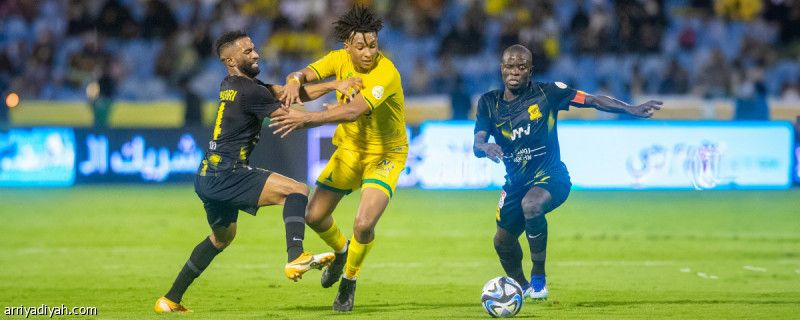 الخليج يزيد معاناة الاتحاد.. ويربك حسابات السوبر
