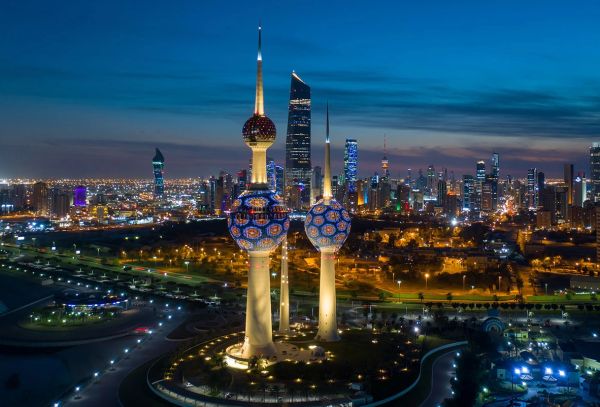 الكويت: إنهاء خدمات 14 ألف وافد بالقطاع الحكومي وإحلال المواطنين