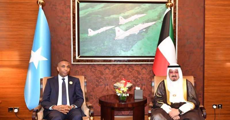 ممثل سمو أمير البلاد يستقبل رئيس الوزراء الصومالي