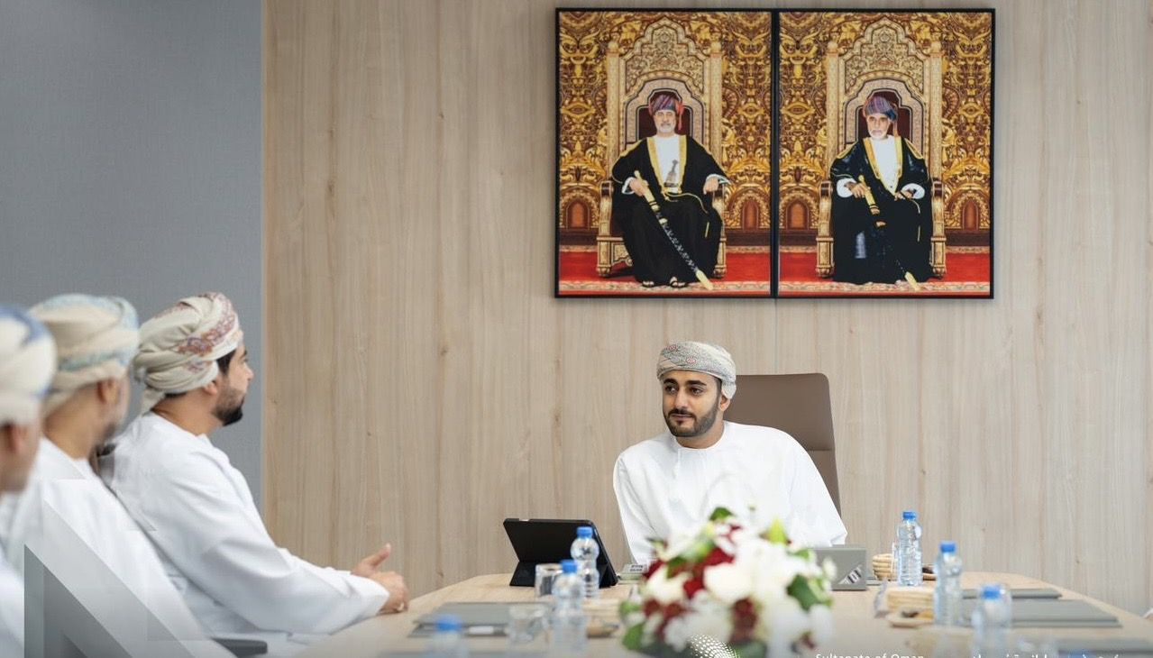 السيد ذي يزن يلتقي بفريق عمل البرنامج الوطني للاستثمار وتنمية الصادرات ⁧‫”نزدهر”