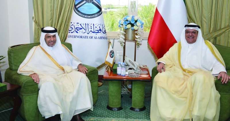 محافظ الأحمدي مستقبلاً سفير قطر