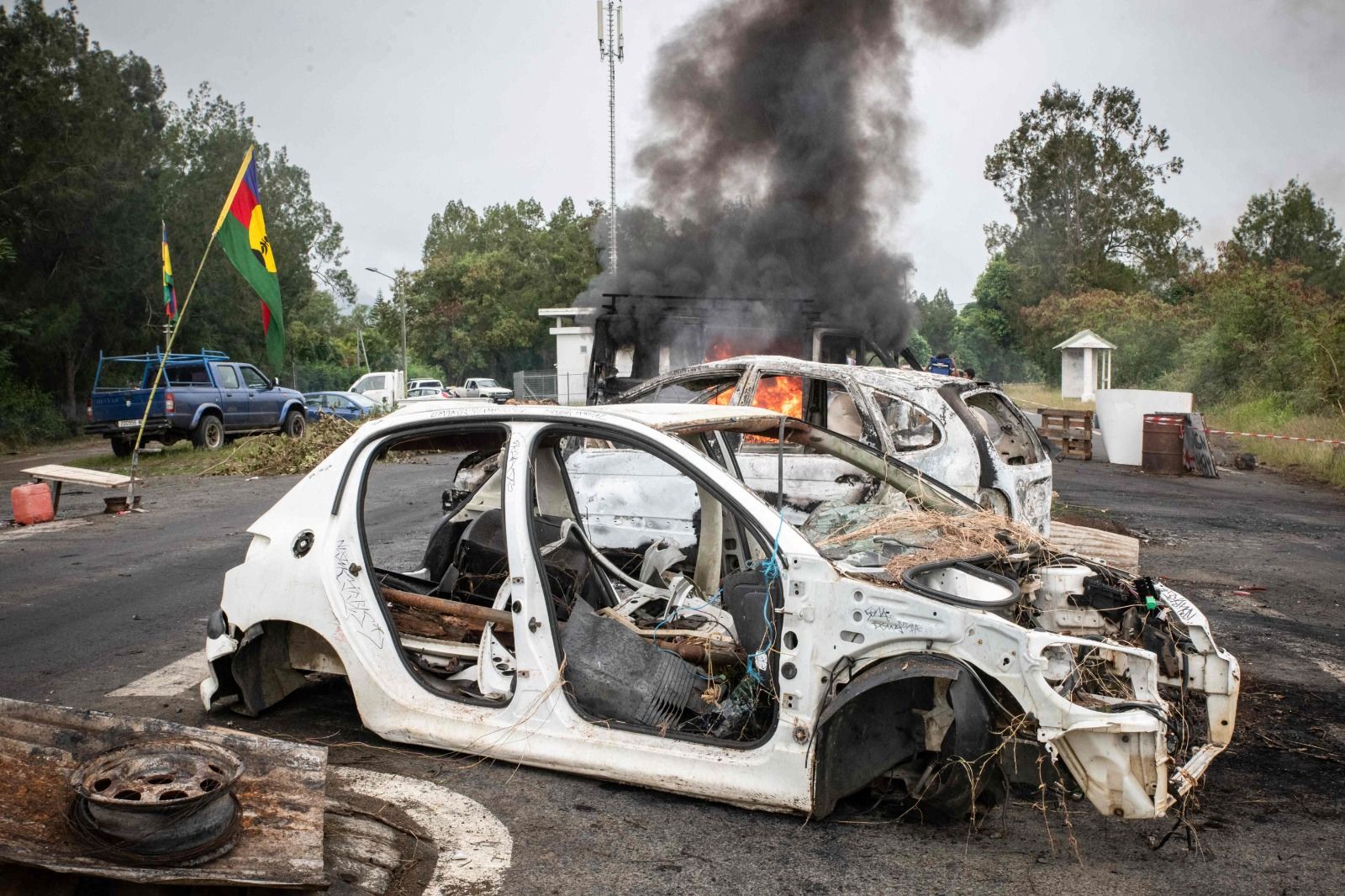 قتلى وحالة طوارئ والقوات الفرنسية تتدخل .. ماذا يحدث في كاليدونيا؟