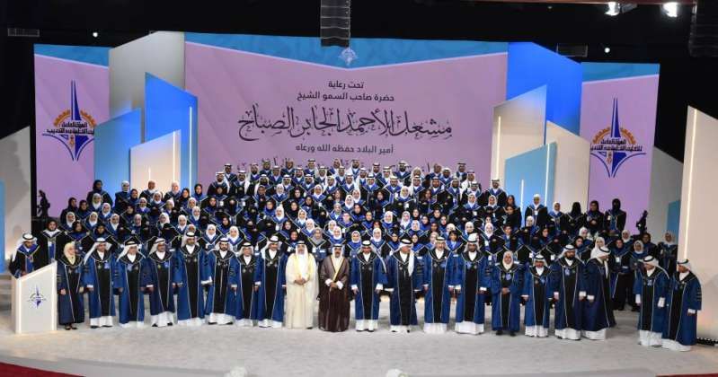 سمو الأمير يحضر حفل تكريم المتفوقين من خريجي كليات ومعاهد «التطبيقي»