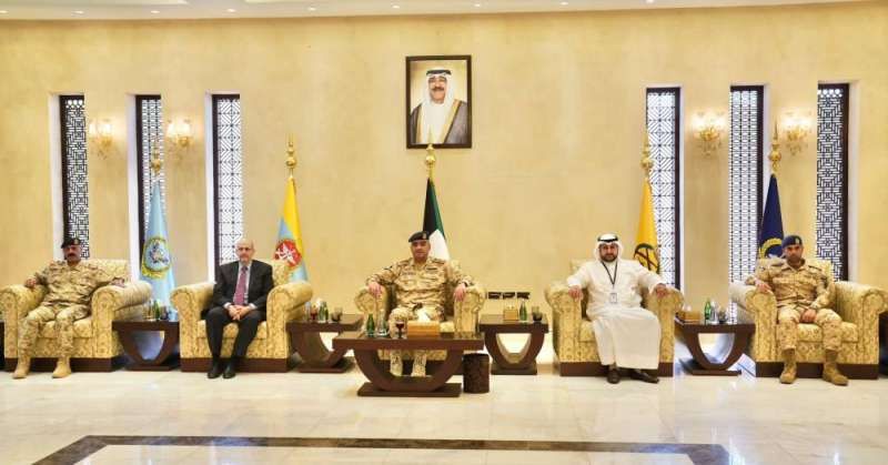 رئيس الأركان ووكيل «الدفاع» يبحثان مع نائب مساعد وزير الدفاع الأميركي العمل المشترك في المجالات الدفاعية