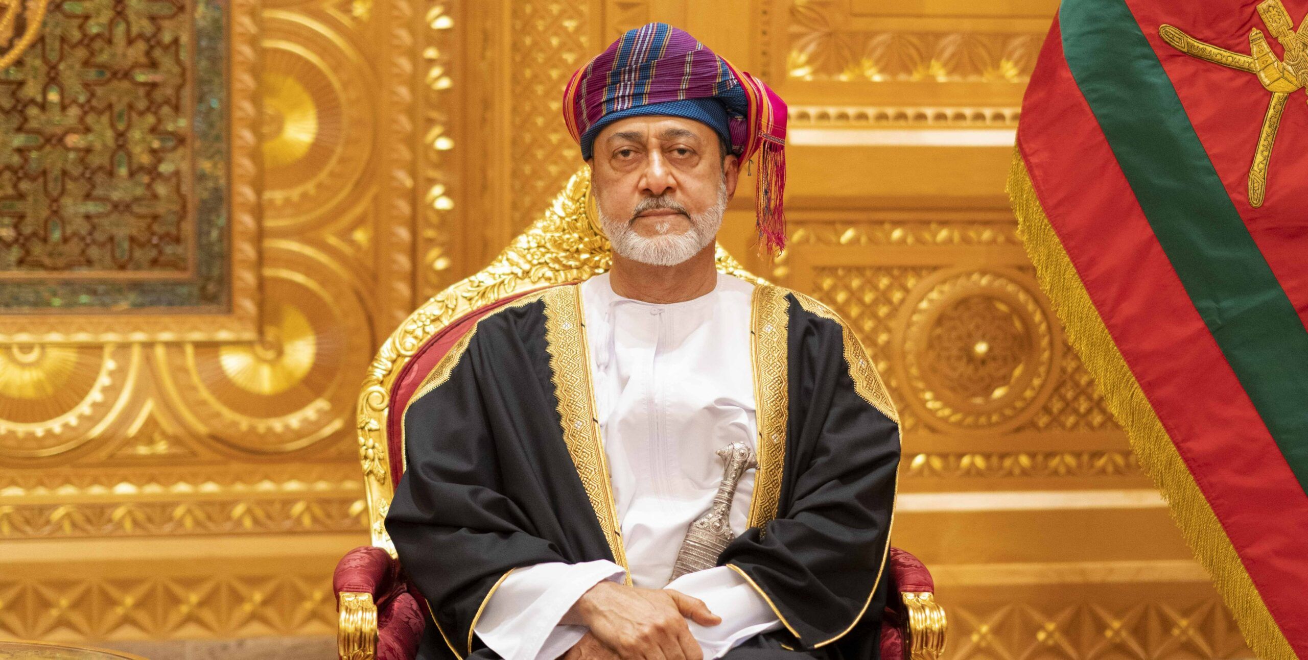 سلطنة عمان تنعى وفاة الرئيس الإيراني