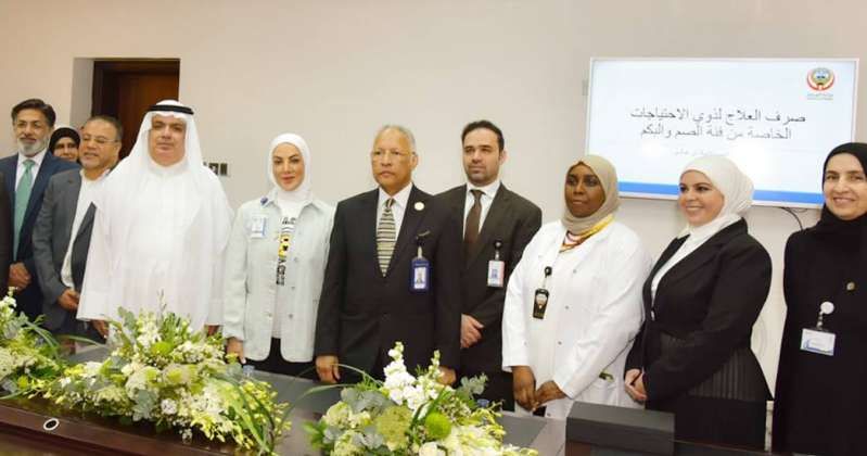 «لغة الإشارة».. في «الصيدليات»