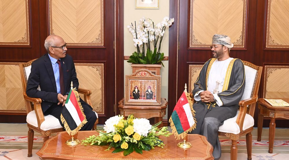 جلالة السُّلطان يتلقّى رسالةً خطيّةً من رئيس مجلس السيادة الانتقالي بجمهورية السودان