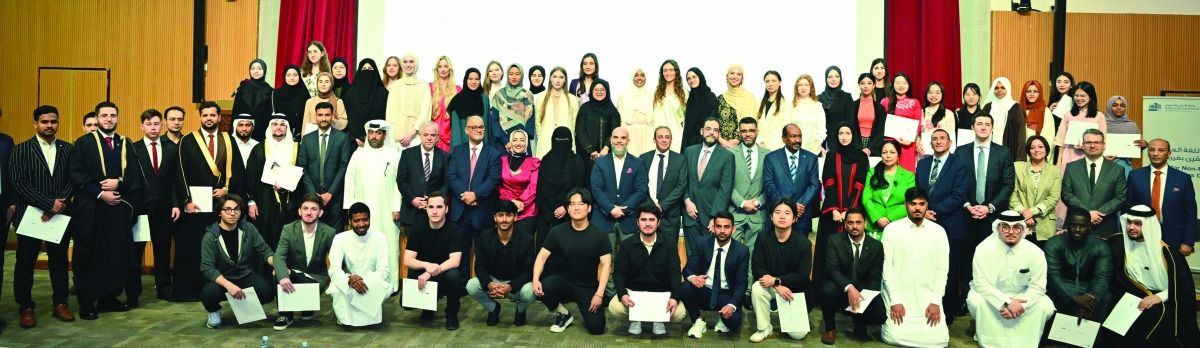 جامعة قطر تحتفي بخريجي مركز اللغة العربية